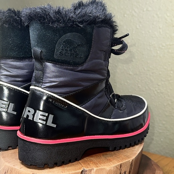 SOREL Women’s Tivoli II Boot (Black/Pink) - Picture 5 of 14